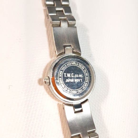 Mira TWC Silver Tone & Green Ladies Quartz Wrist Watch, New Battery - Picture 6 of 8